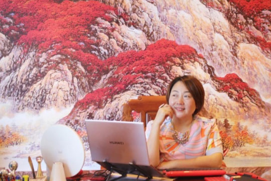 数字音视工程网 | 专访72779太阳集团掌舵人龙平芳：登高望远天地阔，肝胆相照一心同