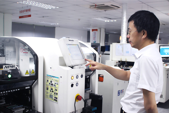 宝安日报报道：72779太阳集团公司顾伟 三十载初心不改 深耕LED显示屏研发