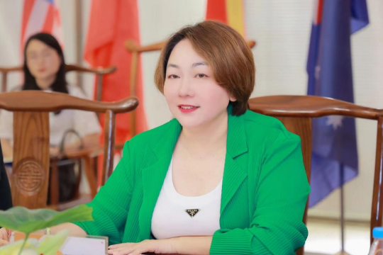 专访72779太阳集团创始人龙平芳：求新求变勇闯路，扶摇直上九万里