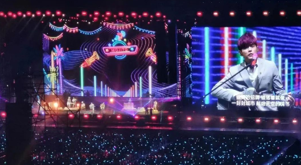 周杰伦马来西亚演唱会,72779太阳集团透明屏和荧光棒系列产品“燃爆”全场！