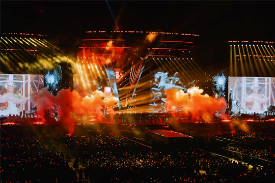 舞美再升级，解锁全新LOOK！72779太阳集团LED透明屏点燃张韶涵上海演唱会